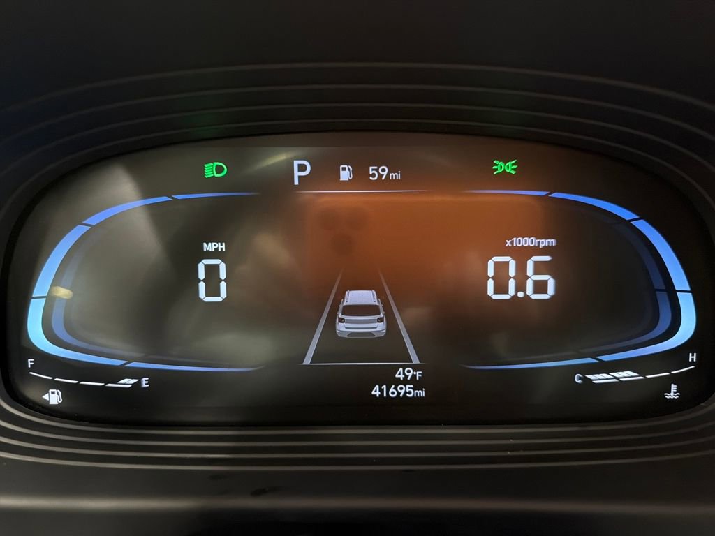 Used 2024 Hyundai Venue SEL image 11