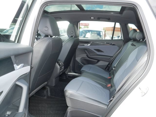 Certified 2026 Volkswagen Tiguan SE R-Line AWD/4WD image 17