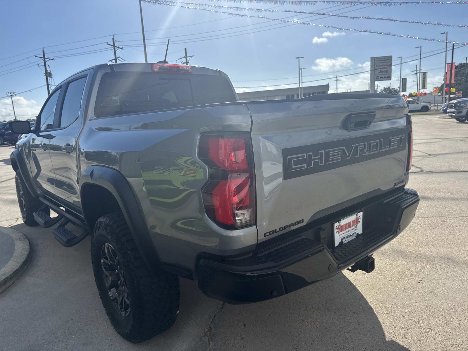 Used 2024 Chevrolet Colorado ZR2 w/ Technology Package image 5