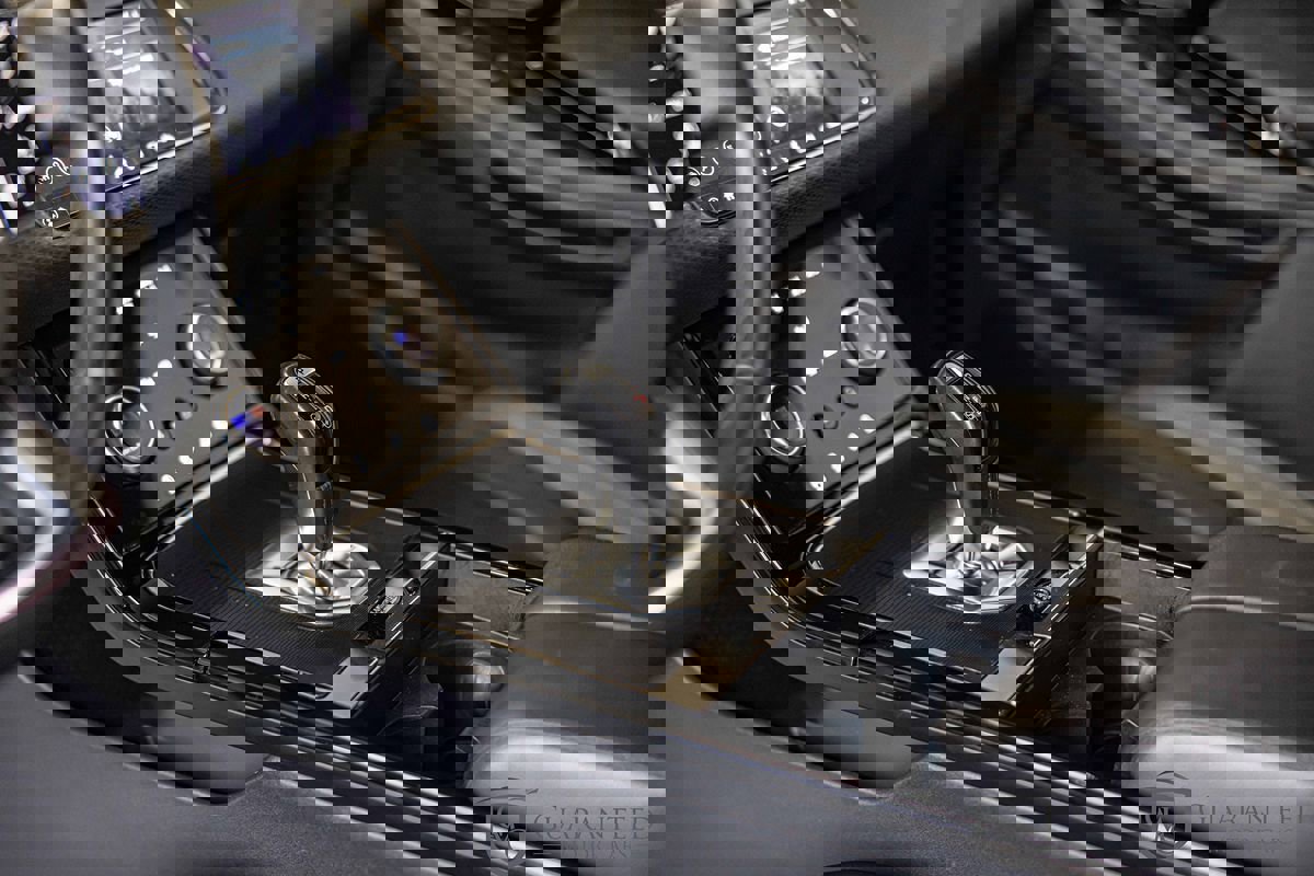 Used 2020 Land Rover Range Rover Evoque R-Dynamic S image 20