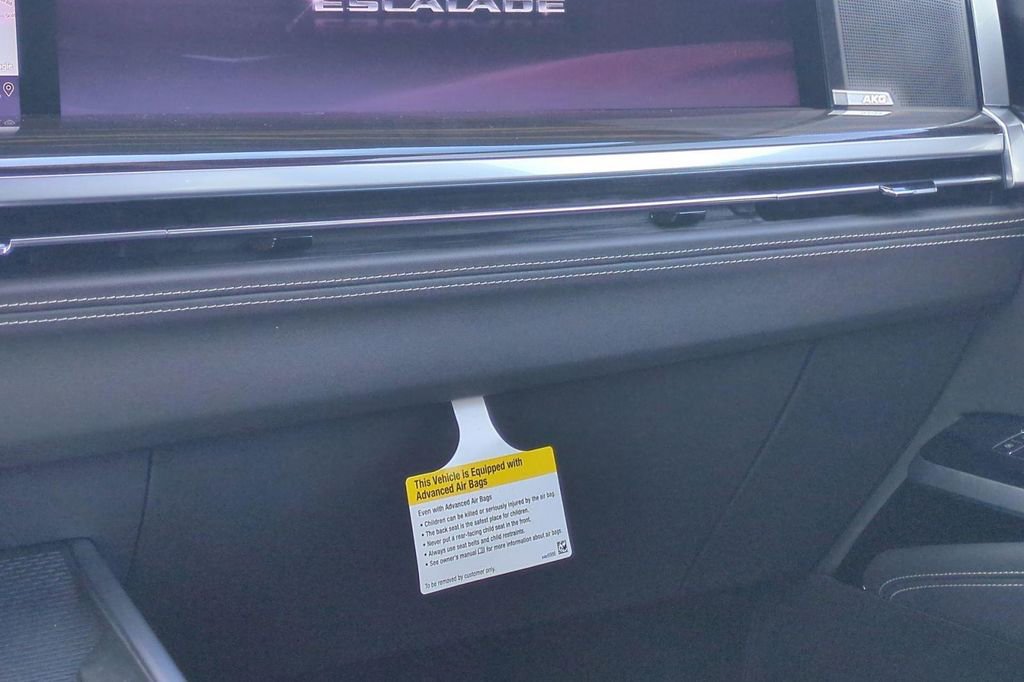 Certified 2025 Cadillac Escalade ESV Luxury RWD image 28