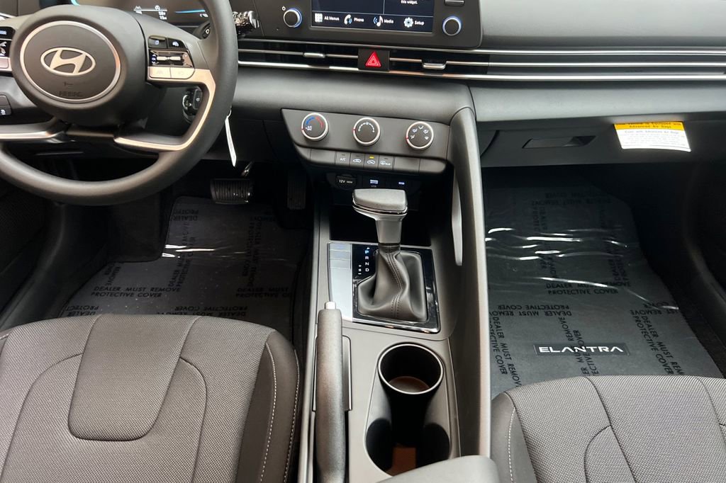 New 2026 Hyundai Elantra SE image 11