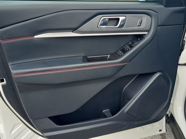 Certified 2025 Ford Explorer ST-Line RWD image 18