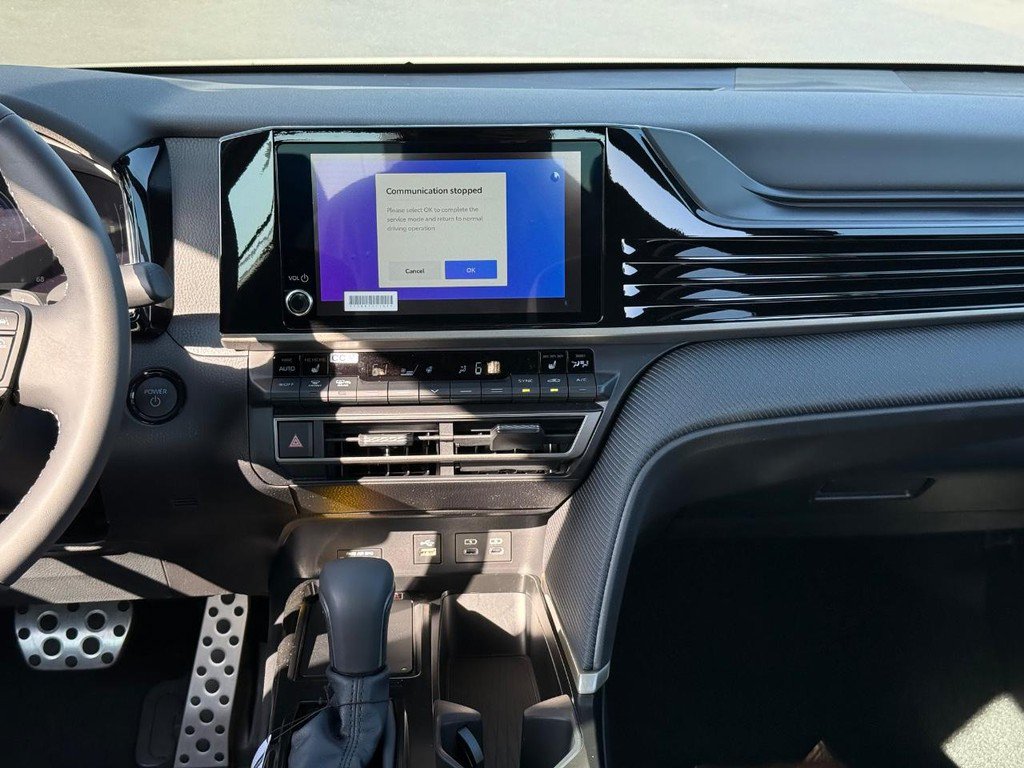 New 2026 Toyota Camry Hybrid w/ Convenience Package FWD image 10