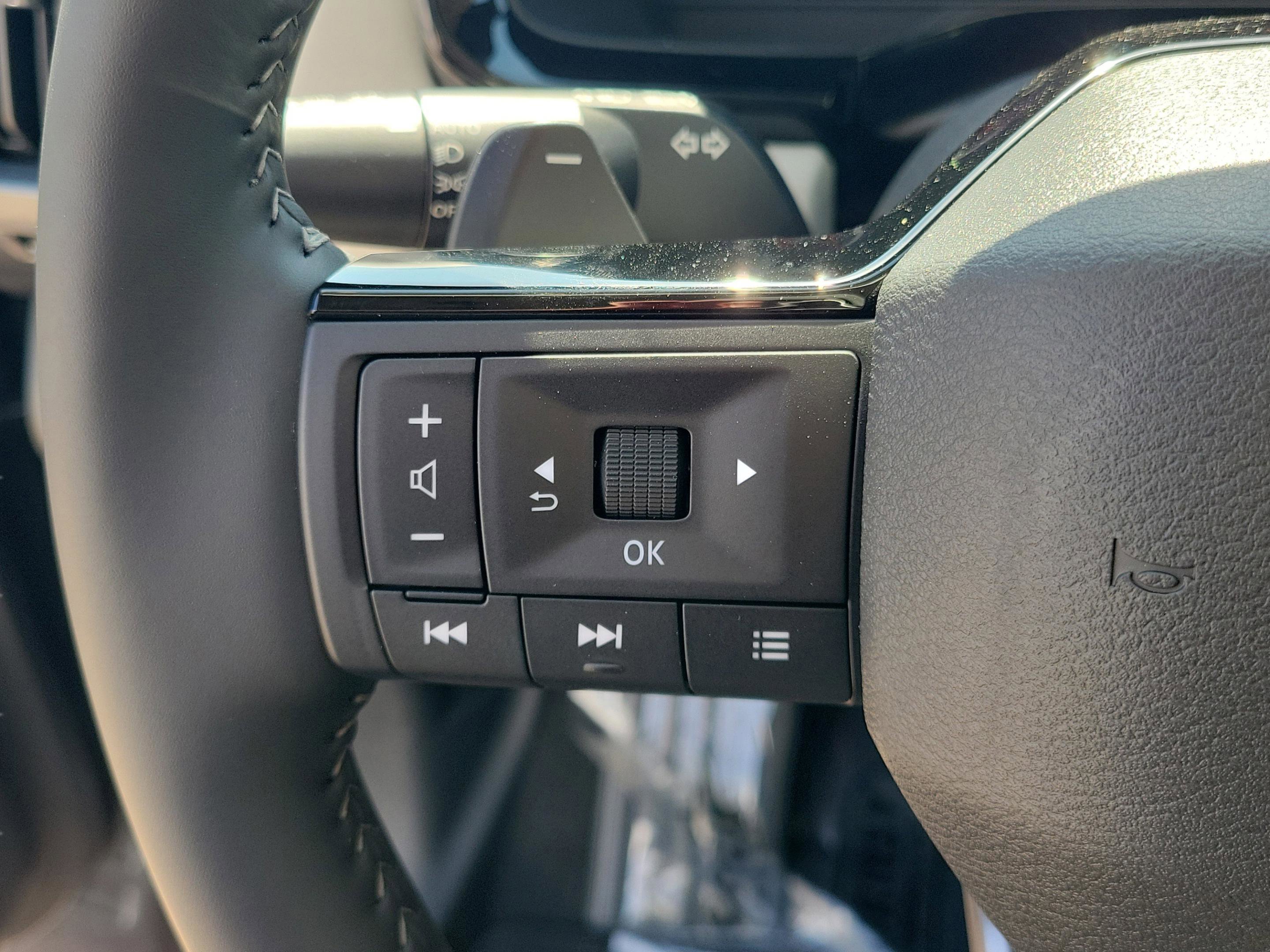 New 2026 Nissan Pathfinder SL image 30