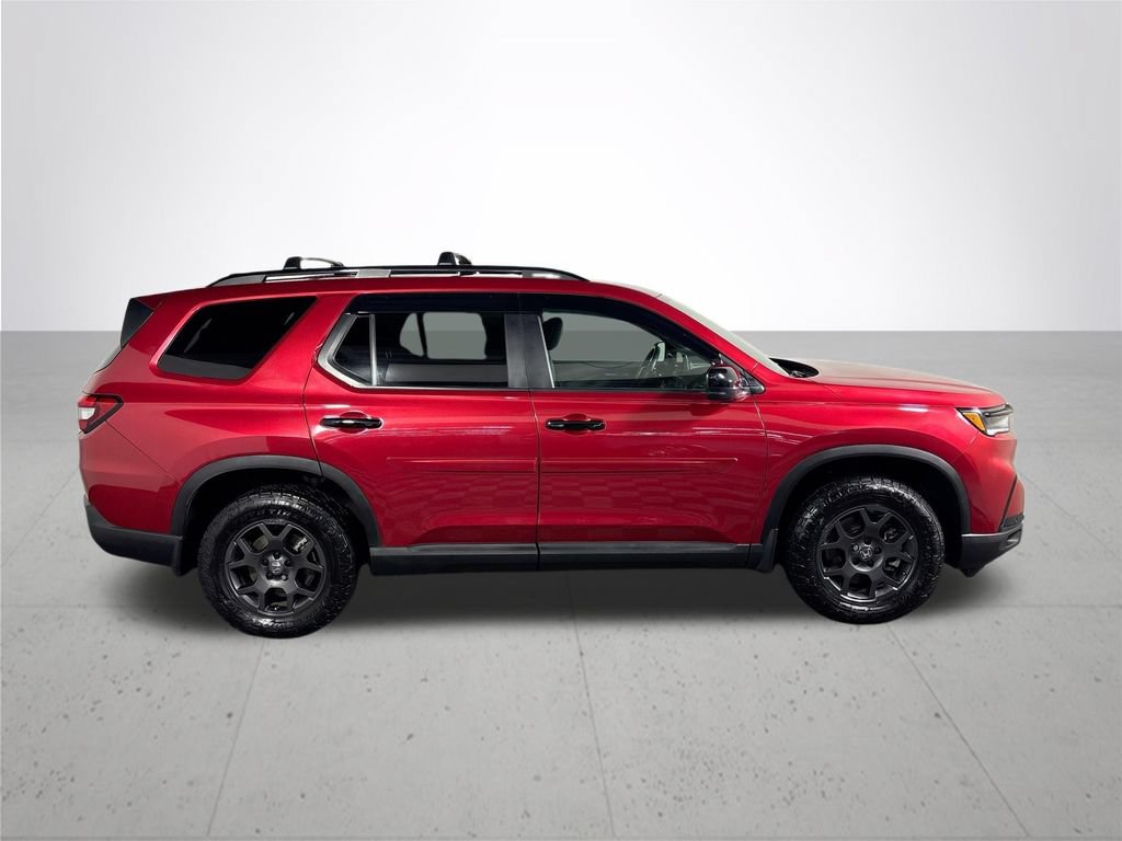 Certified 2025 Honda Pilot TrailSport image 6