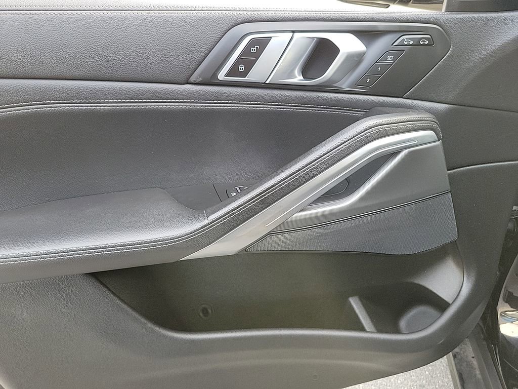 Used 2020 BMW X6 sDrive40i w/ Convenience Package image 15