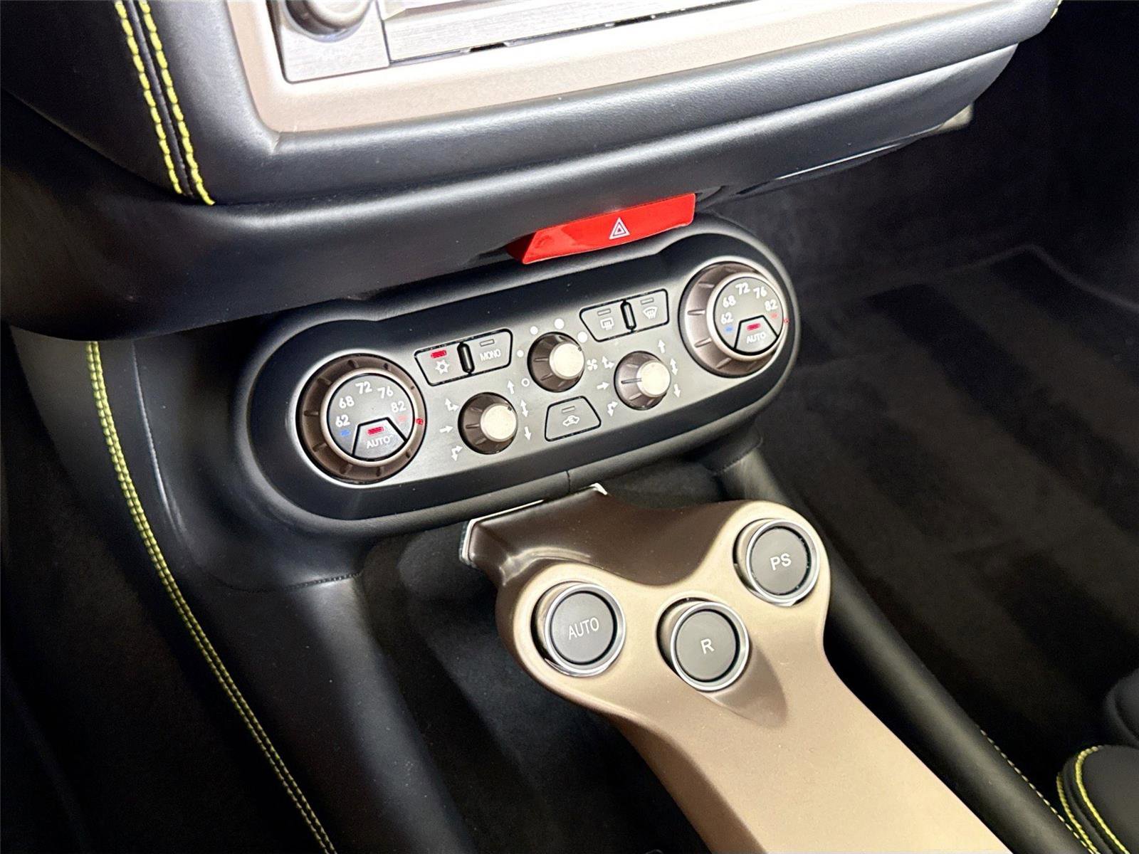 Used 2014 Ferrari California image 21