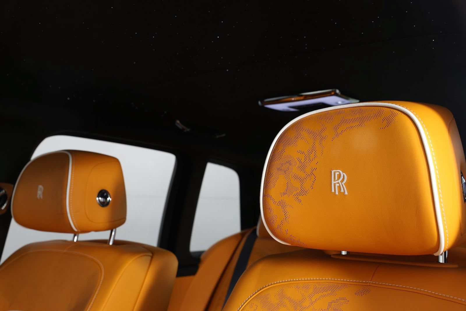 Certified 2025 Rolls-Royce Cullinan AWD/4WD image 34