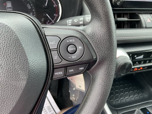 Used 2025 Toyota RAV4 LE FWD image 27