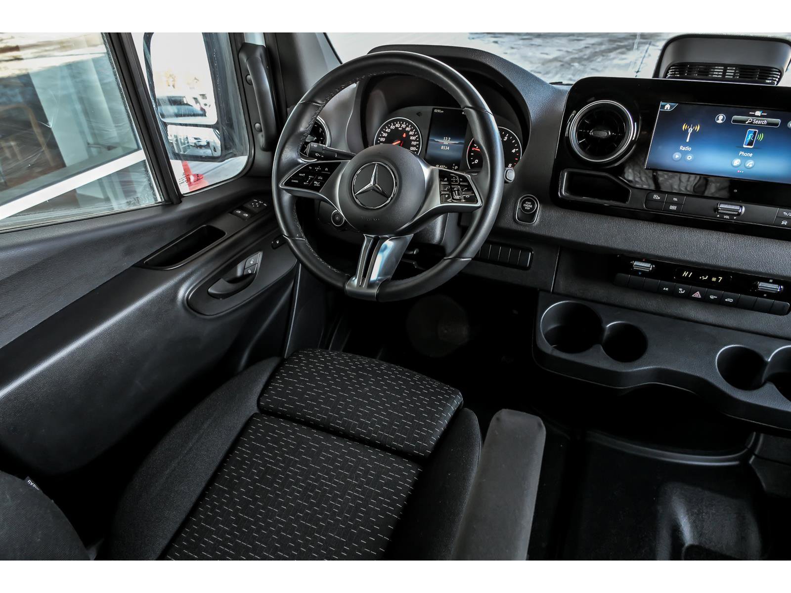 Used 2025 Mercedes-Benz Sprinter 2500 image 6