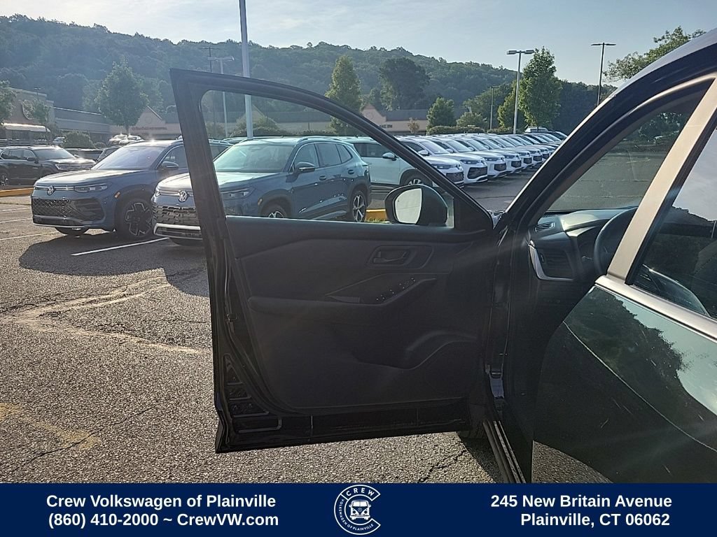 Used 2024 Nissan Rogue S AWD/4WD image 37