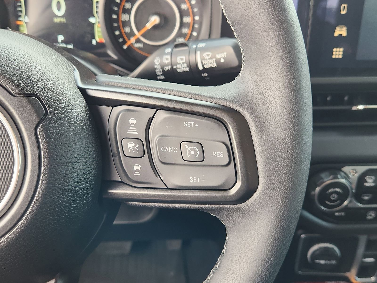 Used 2025 Jeep Wrangler Unlimited Rubicon image 35