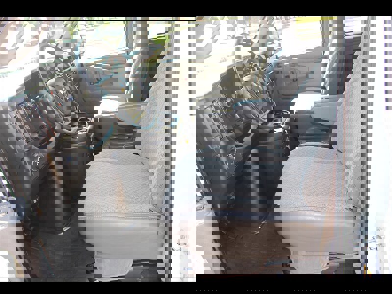 Used 2025 Chevrolet Express 3500 LS RWD image 21