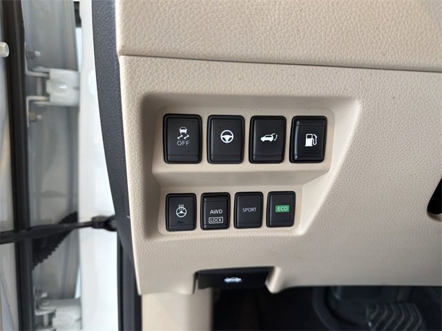 Used 2020 Nissan Rogue SV w/ Premium Package image 28