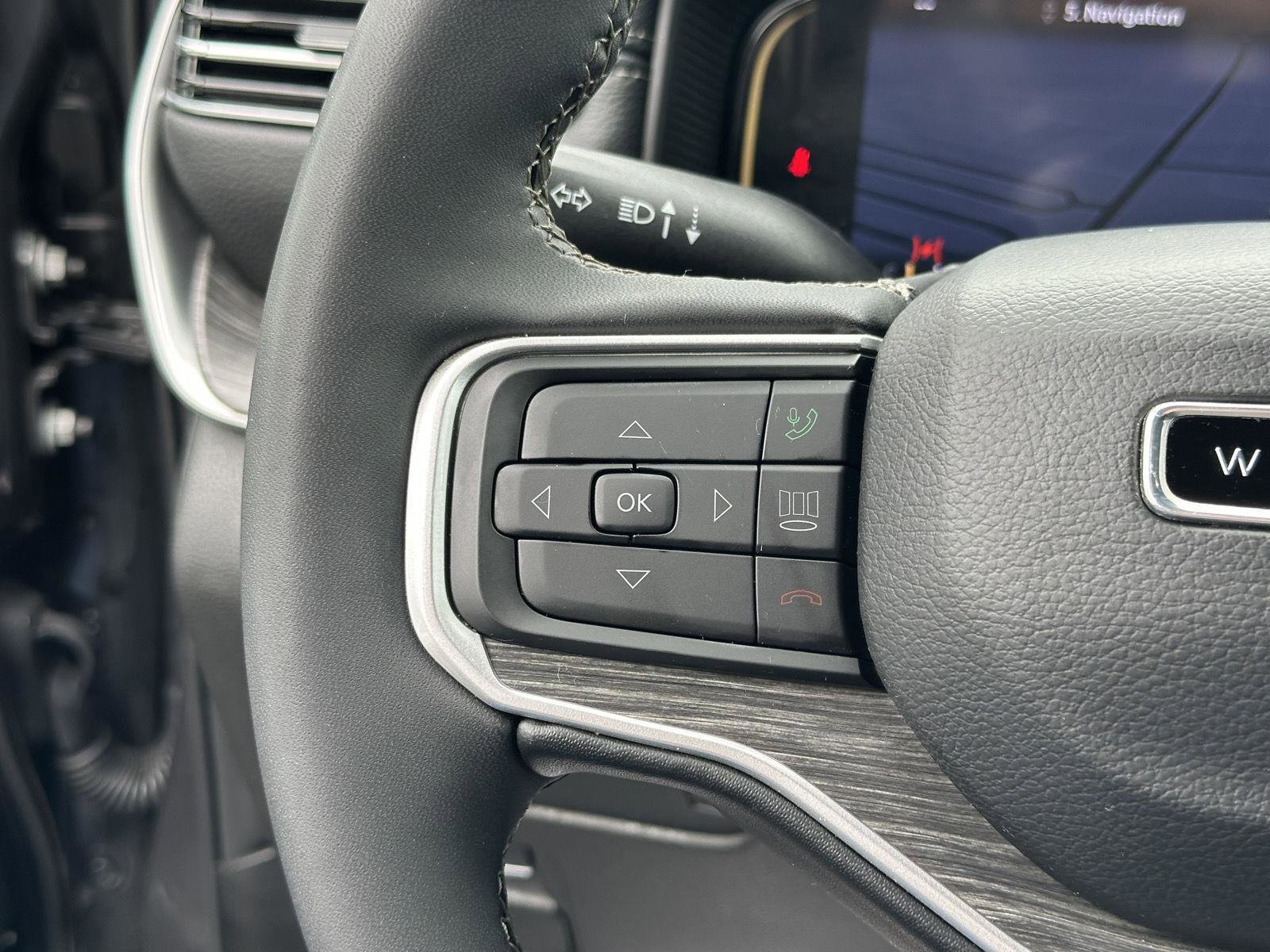 Used 2024 Jeep Wagoneer Series II w/ Flexible Seating Group image 18