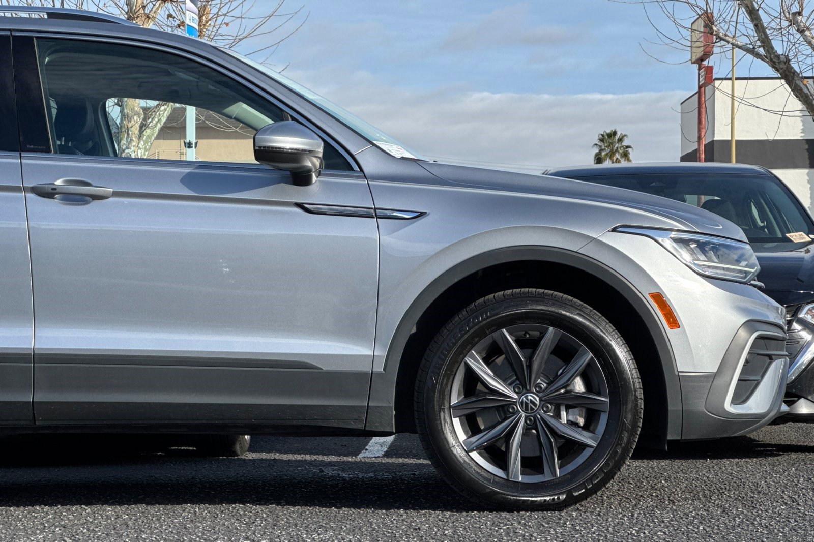 Used 2024 Volkswagen Tiguan SE image 34