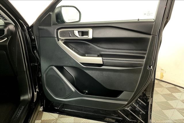 Used 2023 Ford Explorer XLT w/ Equipment Group 202A image 24