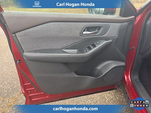 Used 2023 Nissan Rogue SV image 16