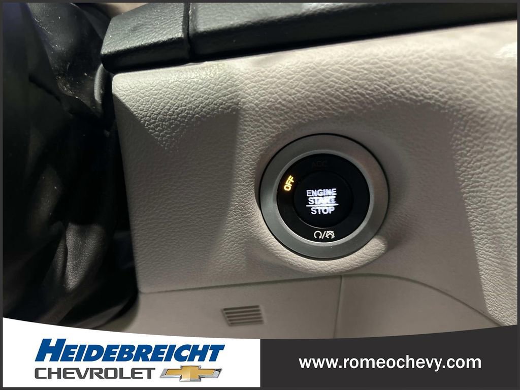Used 2017 Chrysler Pacifica Touring-L image 23