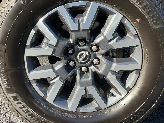 Used 2024 Nissan Frontier SL AWD/4WD image 10