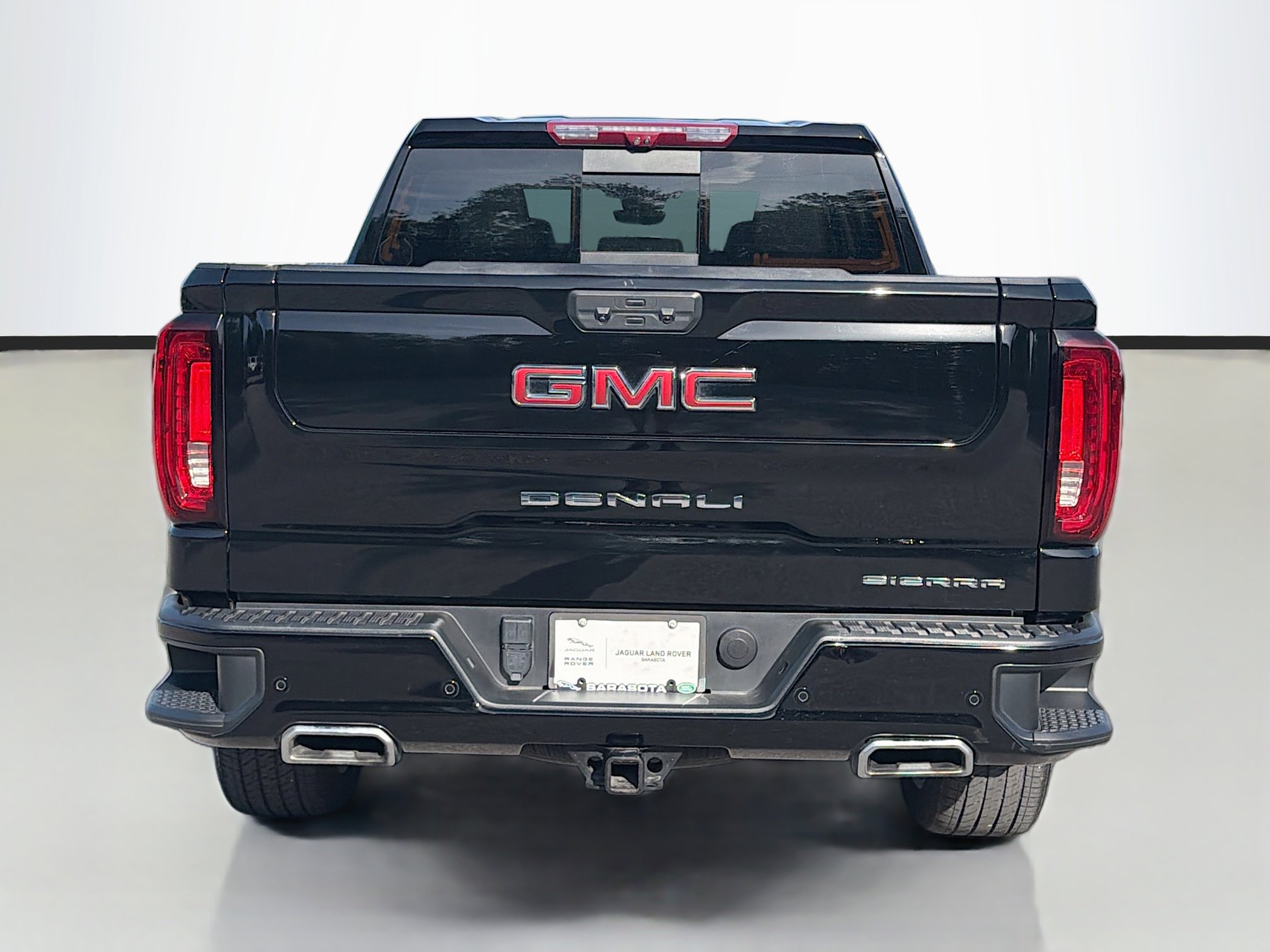 Used 2024 GMC Sierra 1500 Denali w/ Denali Reserve Package AWD/4WD image 4