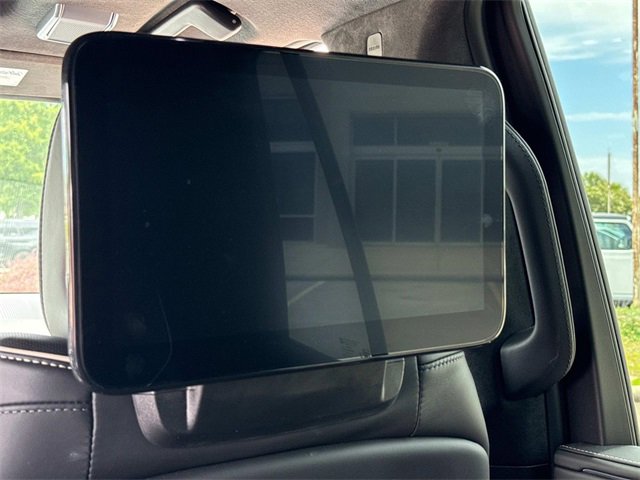 Used 2024 Cadillac Escalade Premium Luxury Platinum w/ Heavy-Duty Trailer Package image 18