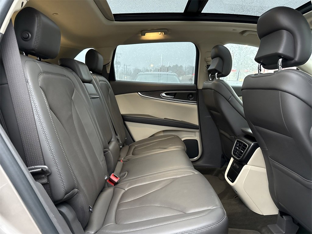Used 2019 Lincoln Nautilus Reserve image 17