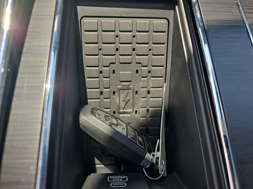 New 2025 Lincoln Aviator 2WD w/ Equipment Group 101A image 25