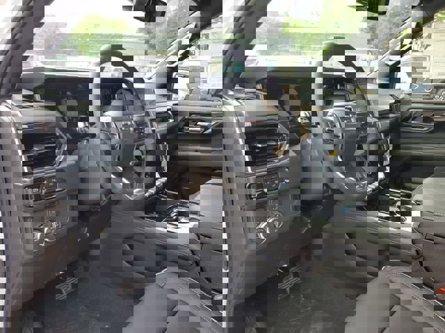 New 2026 GMC Yukon XL Elevation image 20