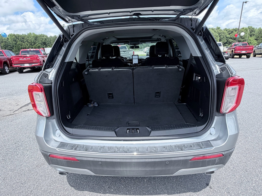 Used 2023 Ford Explorer Limited w/ Limited Technology Package RWD image 9