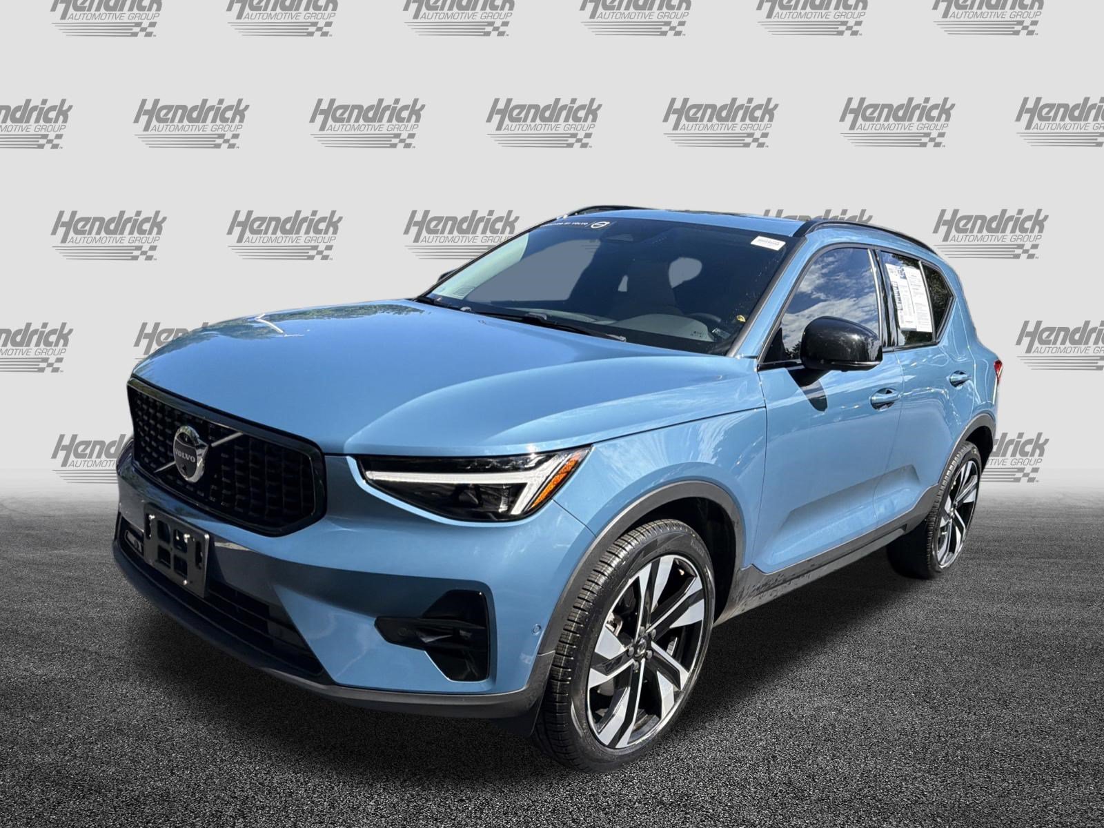 Certified 2024 Volvo XC40 B5 Ultimate w/ Protection Package Premier AWD/4WD image 5
