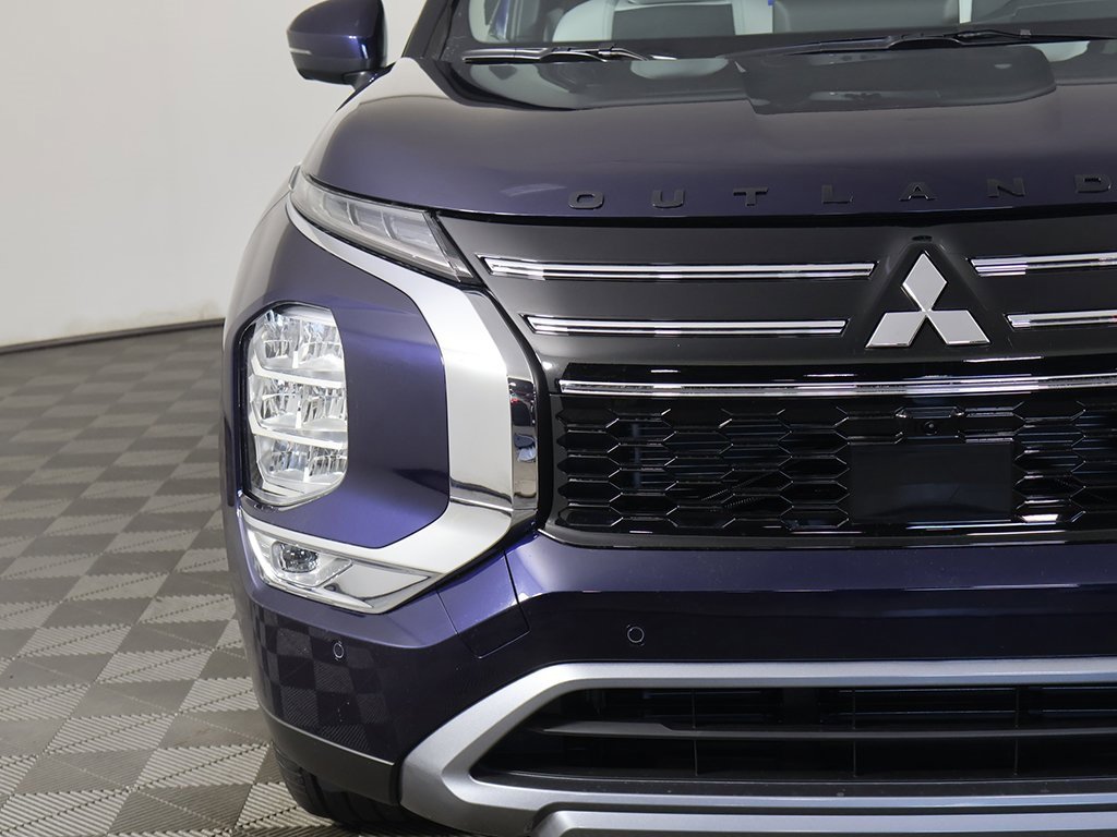 New 2025 Mitsubishi Outlander SE image 15