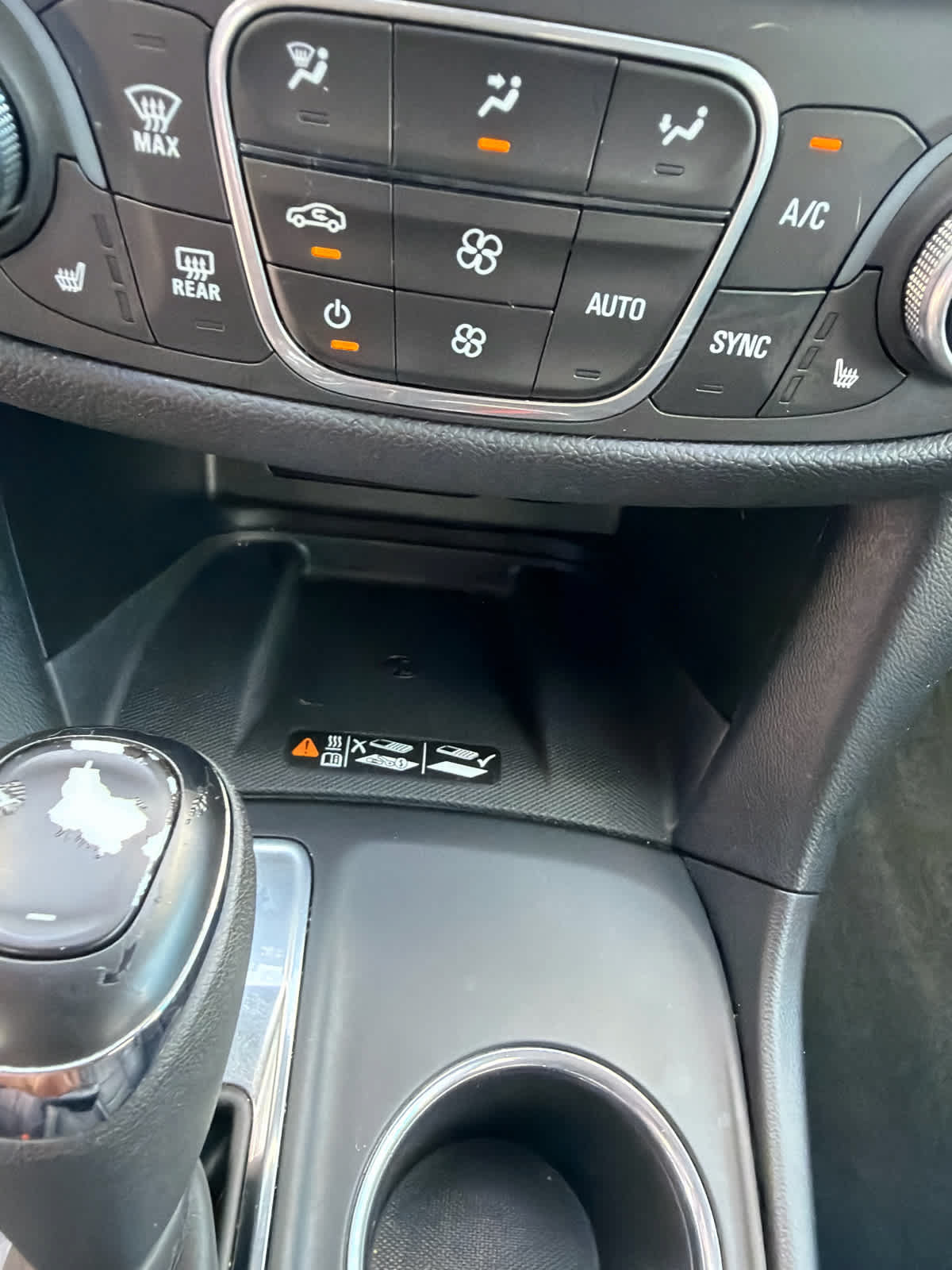 Used 2020 Chevrolet Equinox Premier FWD image 22