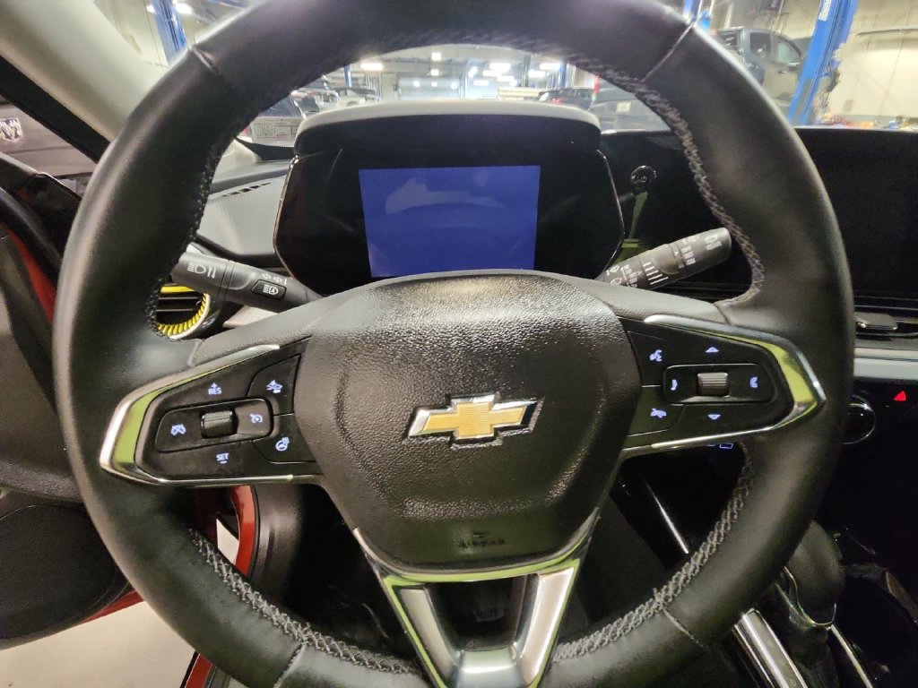 Certified 2024 Chevrolet Trax LT w/ Driver Confidence Package FWD image 17
