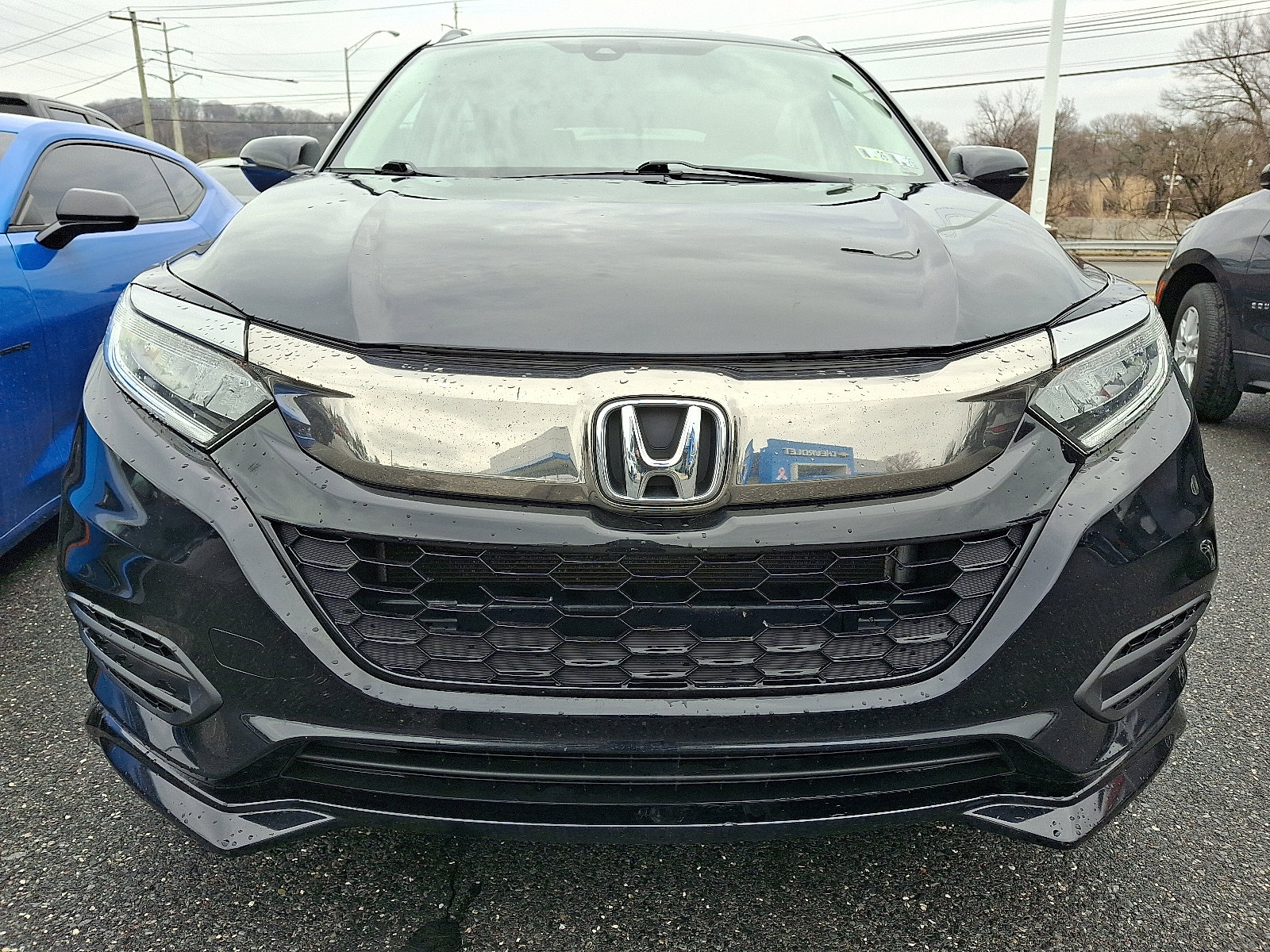 Used 2021 Honda HR-V Touring image 2