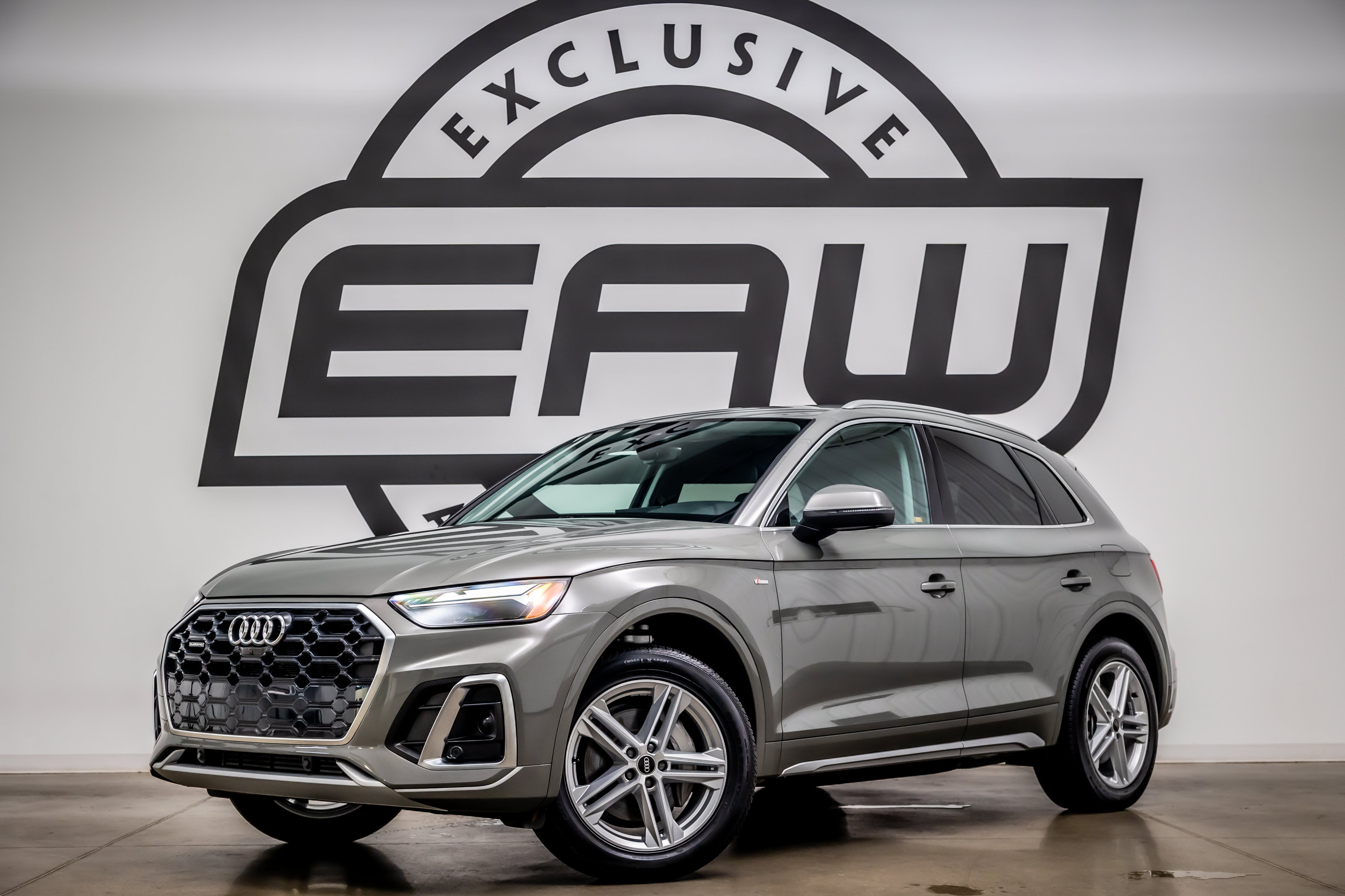 Used 2025 Audi Q5 e Premium Plus w/ Premium Plus Package AWD/4WD image 1