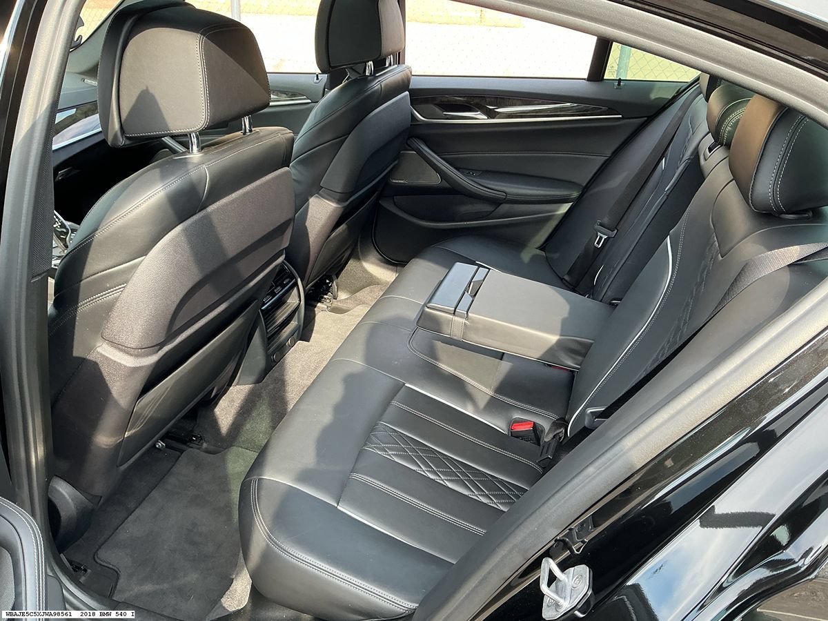Used 2018 BMW 540i w/ Luxury Seating Package RWD image 9
