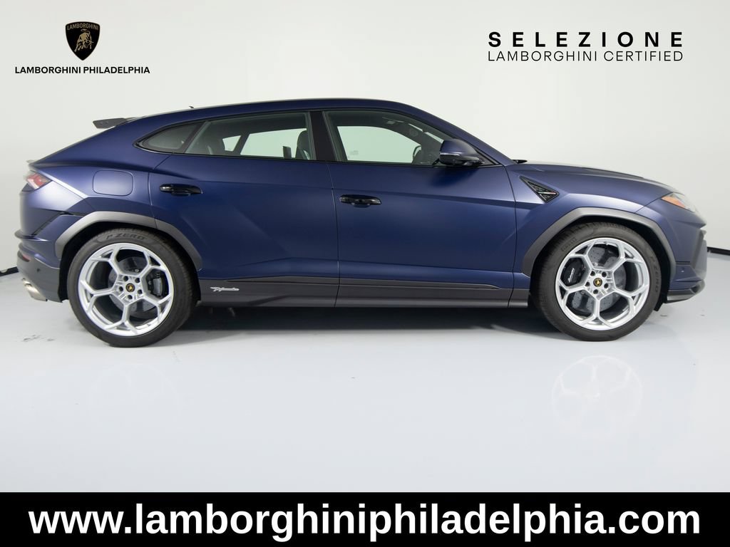 Used 2023 Lamborghini Urus Performante AWD/4WD image 4