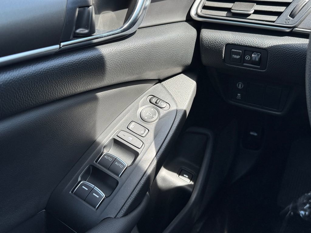 Used 2021 Honda Accord LX image 11