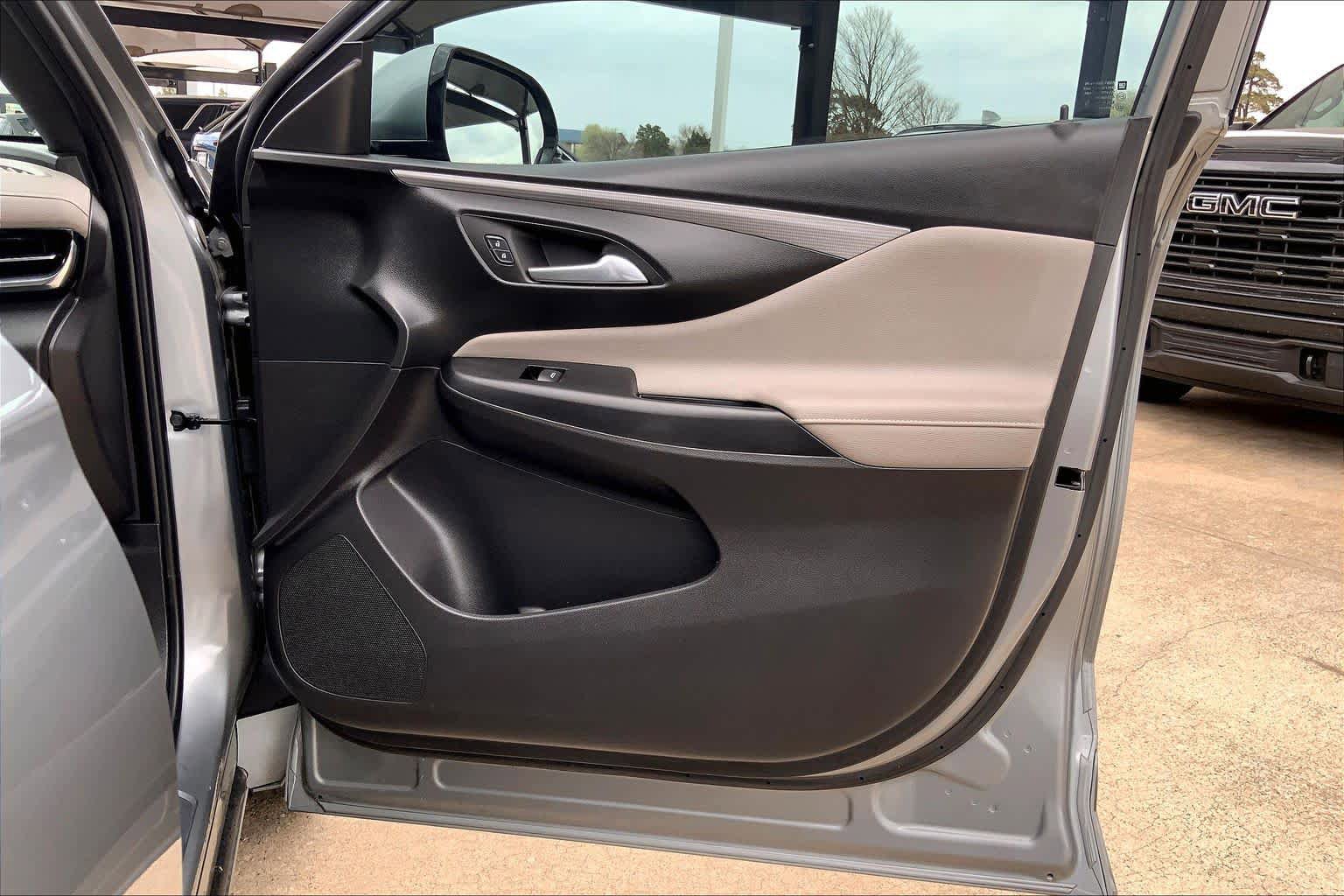 Certified 2025 Buick Envista Avenir image 22