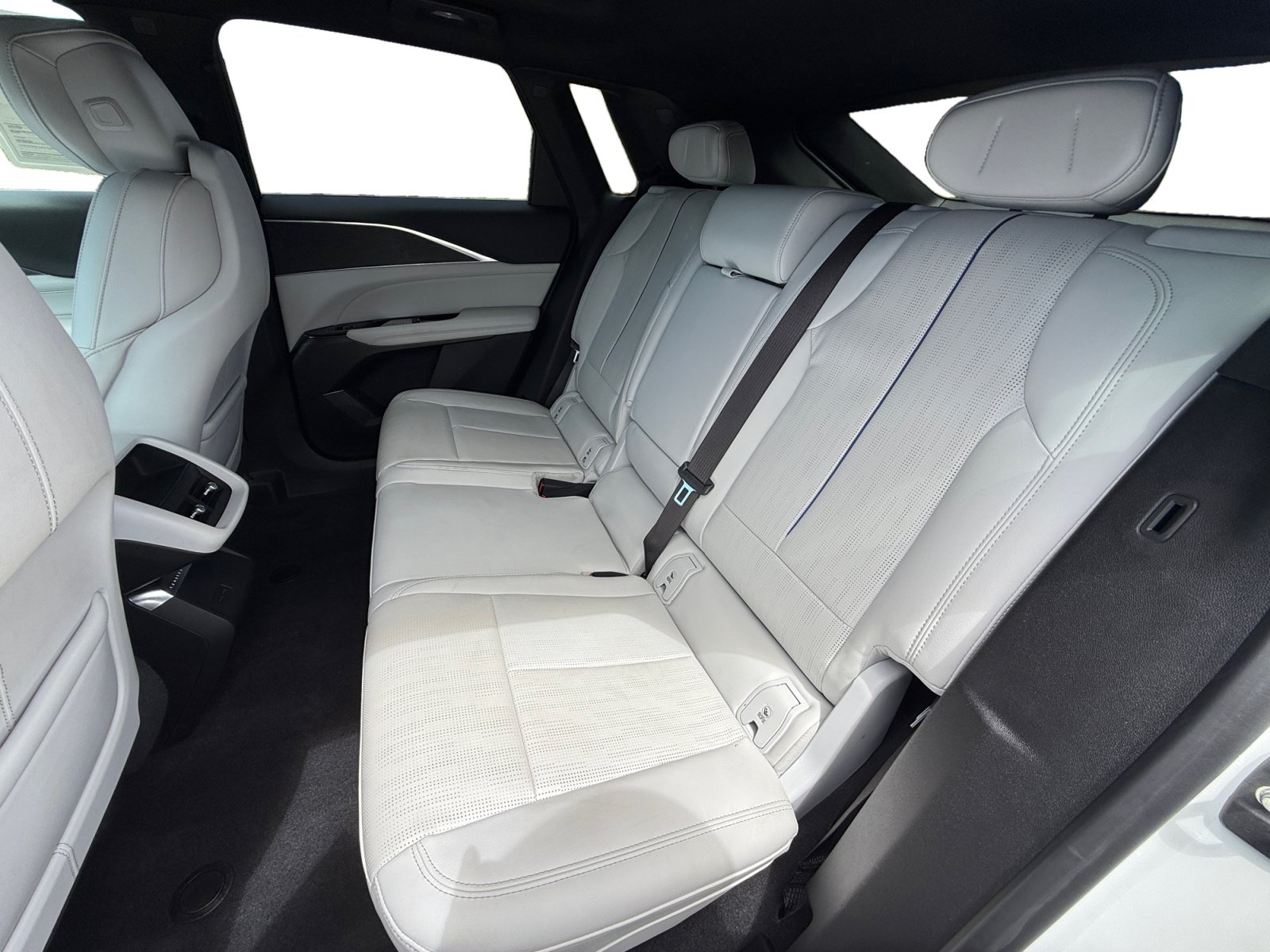 Used 2024 Cadillac Lyriq Luxury w/ LPO, Floor Liner Package RWD image 16