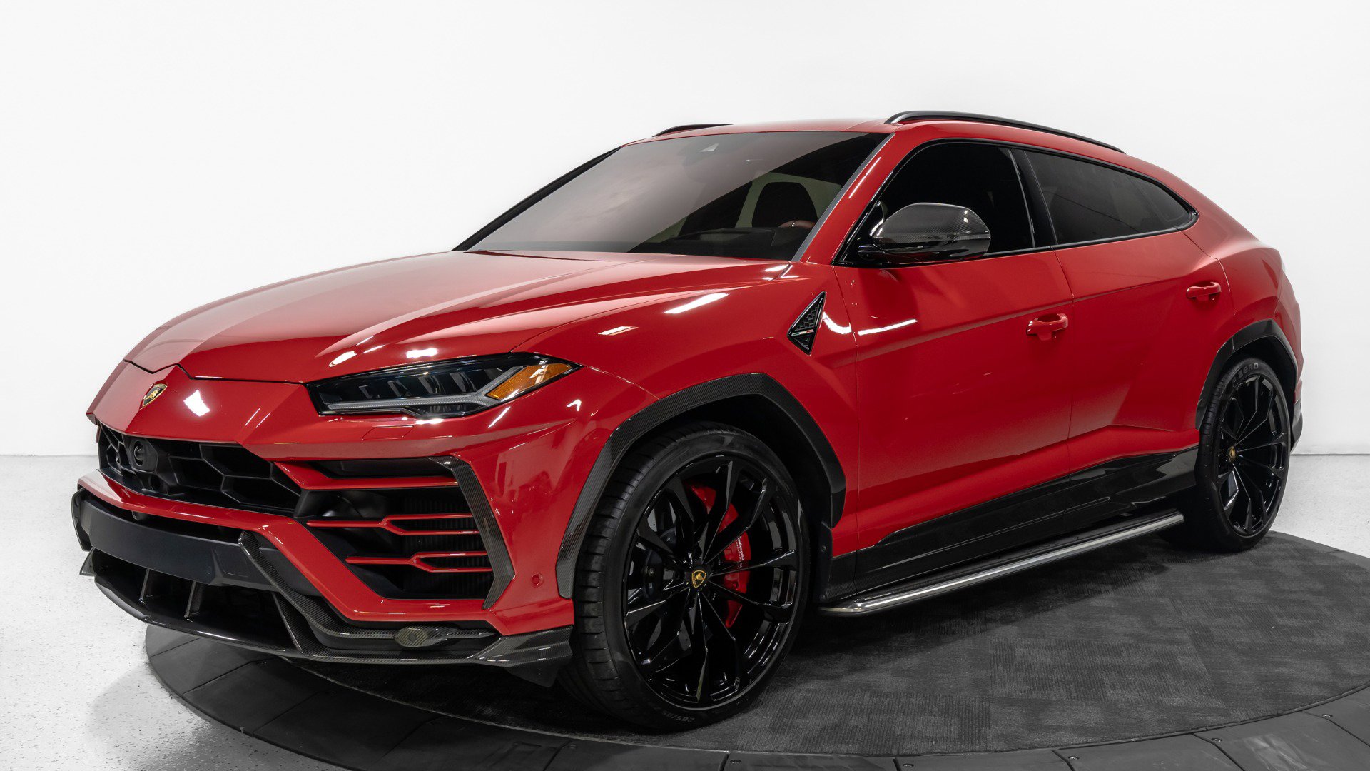 Used 2021 Lamborghini Urus AWD/4WD image 2