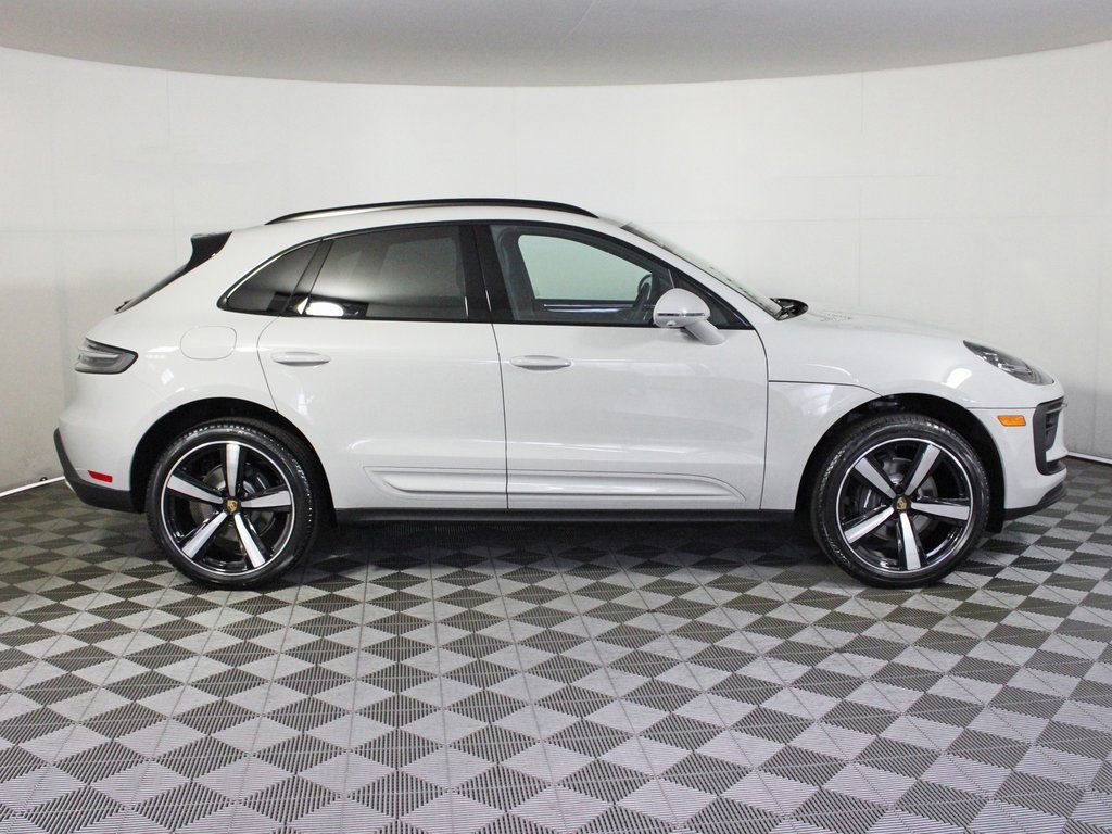 Certified 2026 Porsche Macan image 8