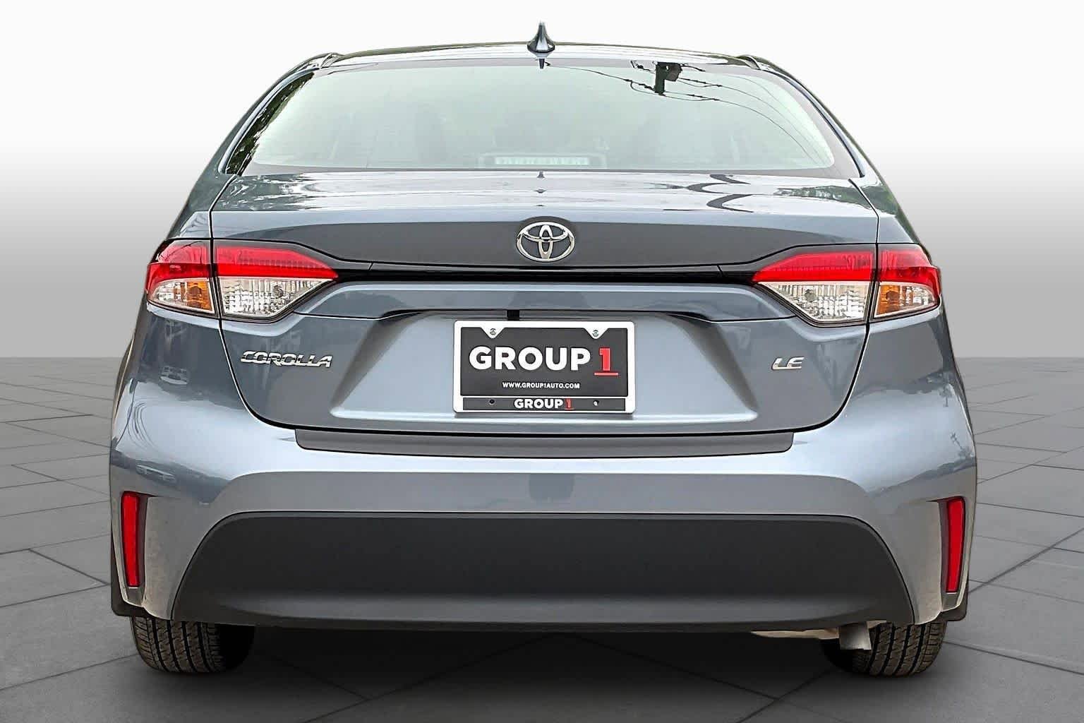 Used 2025 Toyota Corolla LE FWD image 5