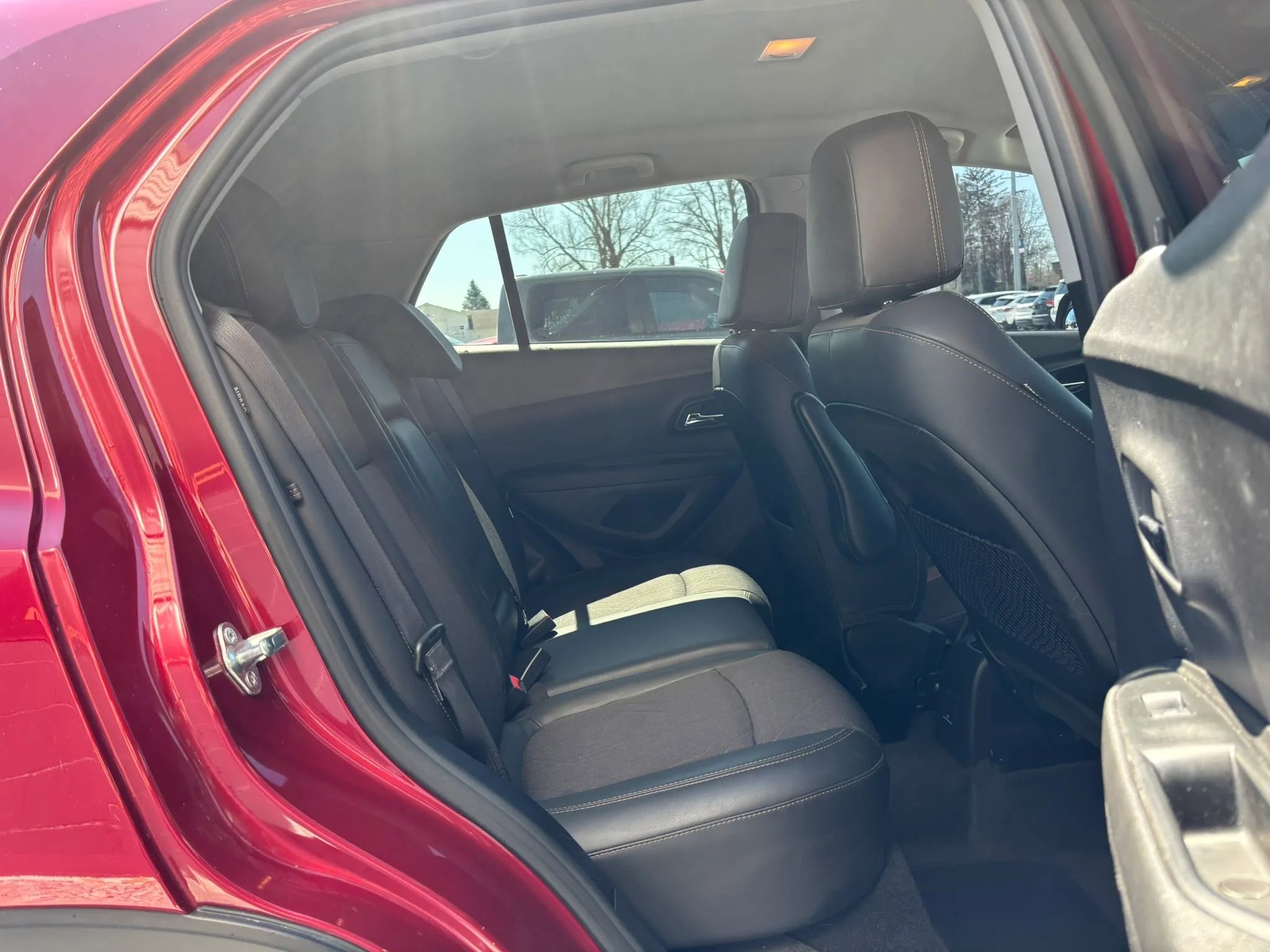 Used 2020 Chevrolet Trax LT w/ LT Convenience Package image 15