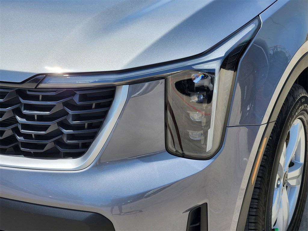 New 2025 Kia Sorento LX image 6