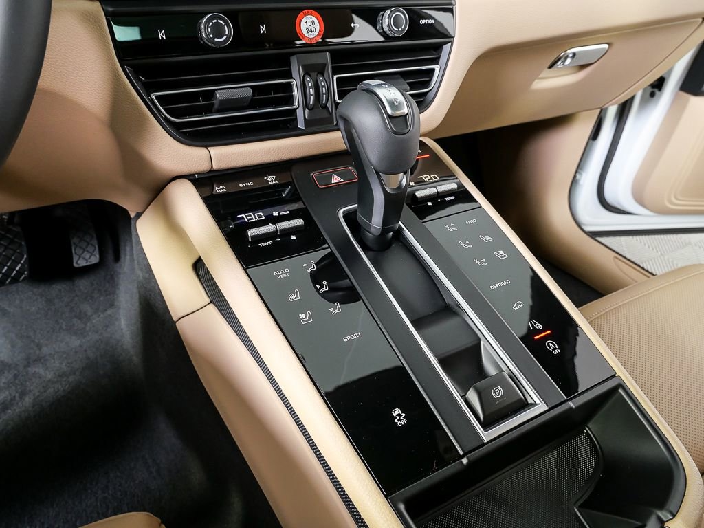 New 2026 Porsche Macan AWD/4WD image 19