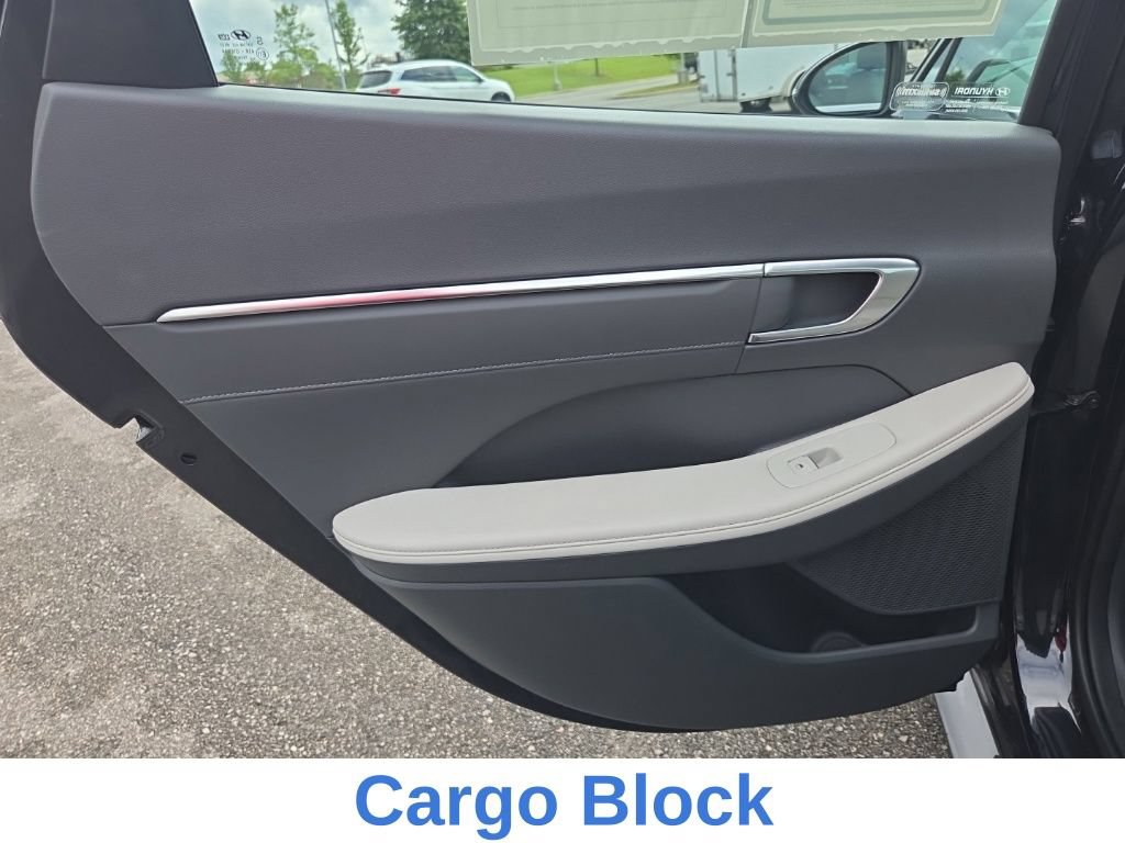 Used 2023 Hyundai Sonata Limited w/ Preferred Accessory Package FWD image 14