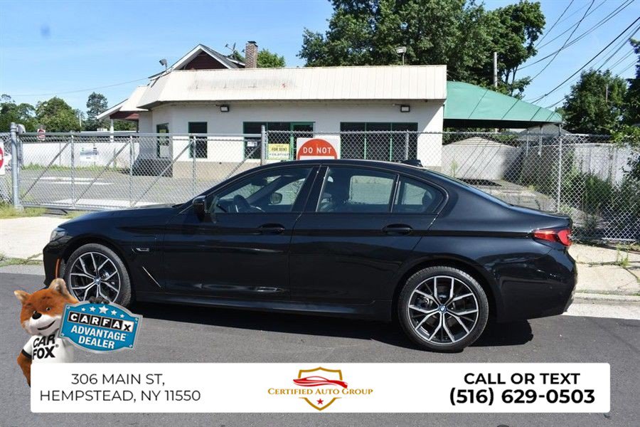 Used 2023 BMW 530e xDrive w/ Premium Package AWD/4WD image 5